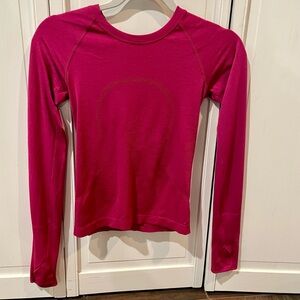 Lululemon swiftly tech 2.0 waist length in a size 2